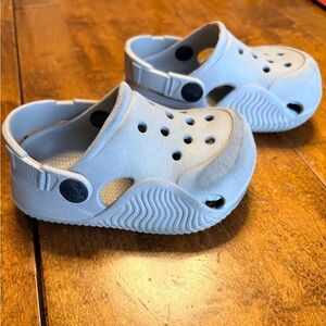 Kids Gray Water Shoes - Comfortable Non-Slip Sandals